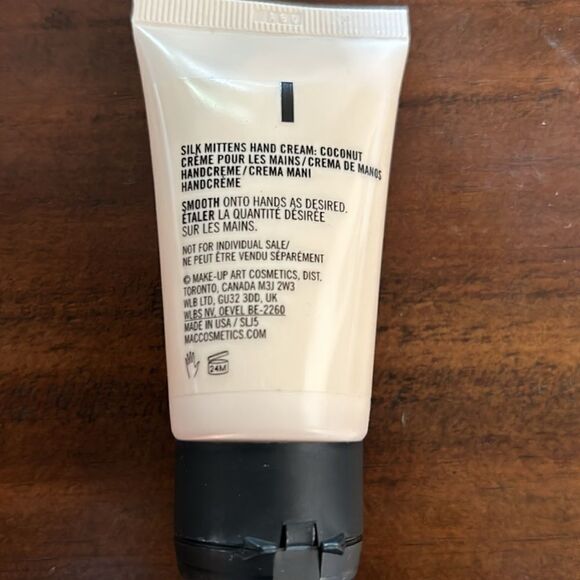 MAC Silk Mittens HAND CREAM : COCONUT 30 ML & Strobe Pinklite &  Ipsy bag new - Picture 13 of 14
